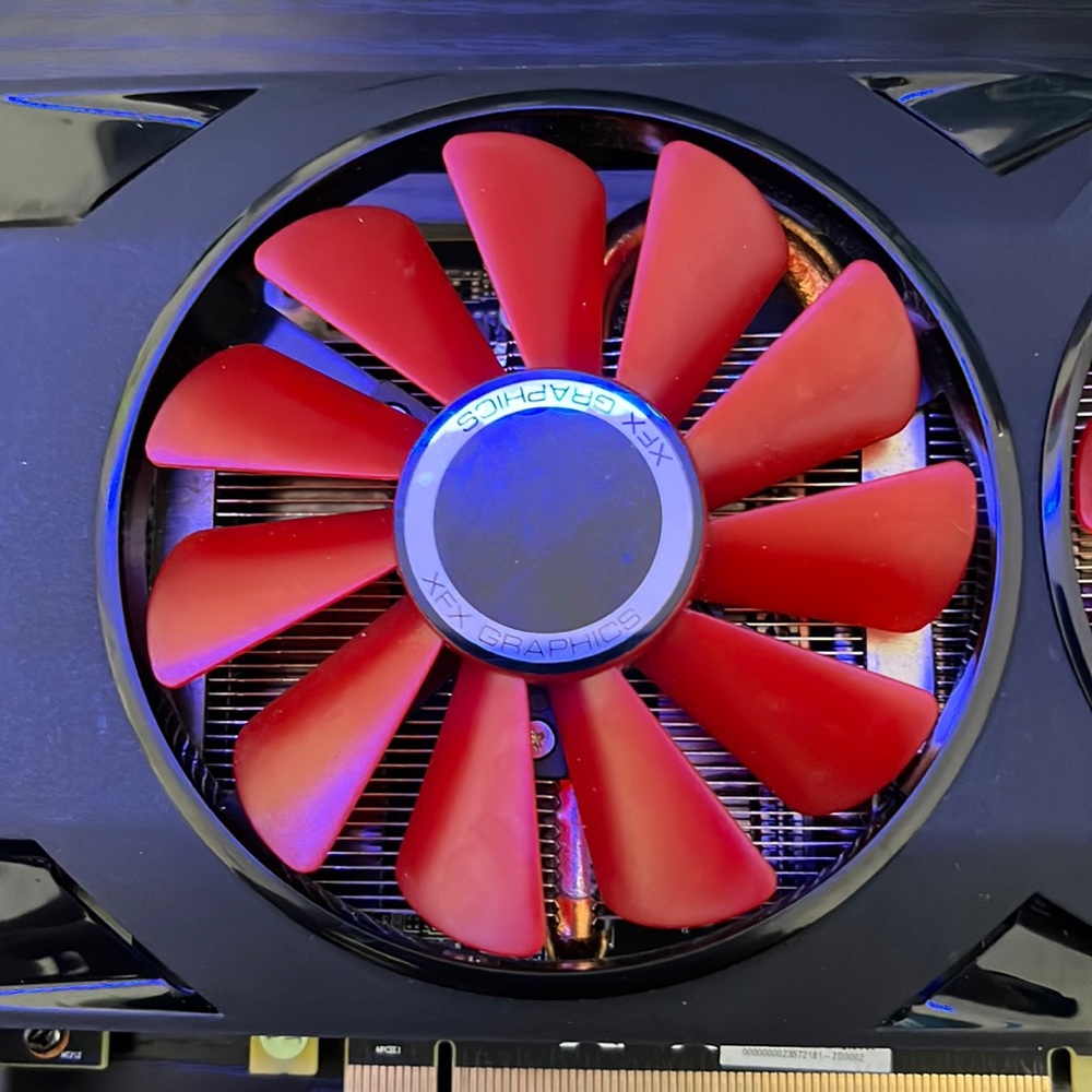 XFX Radeon 570 RS - Picture 2 of 5